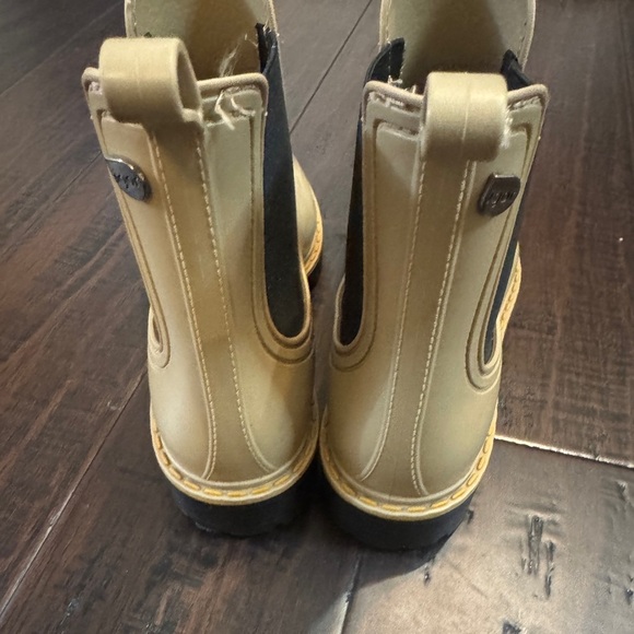 Igor Chelsea rain boots cream color size 39 outdoor adventure activewear boots - Picture 7 of 14